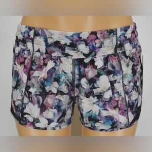 Size 4 LULULEMON Hotty Hot 2.5" Short Utopia Multi Deep Phantom brief lined